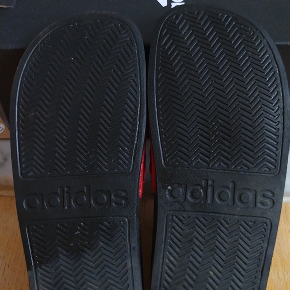 Adidas slides - Picture 3 of 4